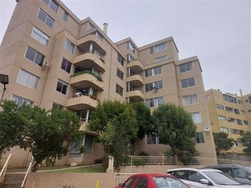 SE VENDE DEPARTAMENTO MUY AMPLIO Y COMODO EN UF 4.100 CONCON MANANTIALES