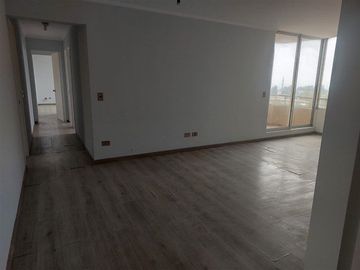 SE VENDE DEPARTAMENTO MUY AMPLIO Y COMODO EN UF 4.100 CONCON MANANTIALES