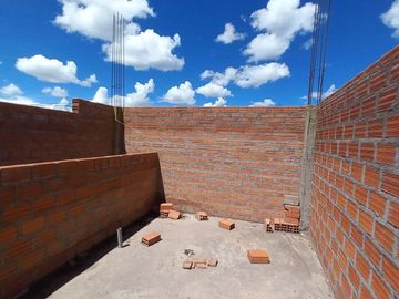 🔺️ ✅📍 Por Avenida Simón Bolívar - Se Vende Casa de  2 Pisos 160m2 💲47,000