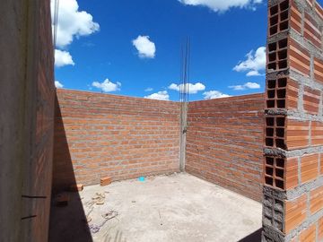 🔺️ ✅📍 Por Avenida Simón Bolívar - Se Vende Casa de  2 Pisos 160m2 💲47,000