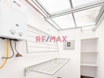 Vive En Un Exclusivo Dúplex Con Terraza Privada En La Cuadra 1 De Los Patriotas, San Miguel