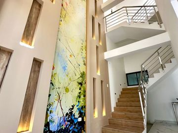 HERMOSA CASA EN VENTA CON PISCINA- URB.RESIDENCIAL ACACIAS DE MIRAFLORES