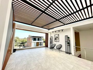 HERMOSA CASA EN VENTA CON PISCINA- URB.RESIDENCIAL ACACIAS DE MIRAFLORES