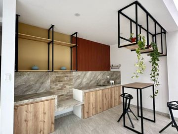 HERMOSA CASA EN VENTA CON PISCINA- URB.RESIDENCIAL ACACIAS DE MIRAFLORES
