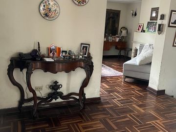 Venta casa en Jesús María (cerca a EsSalud y Canal 5)