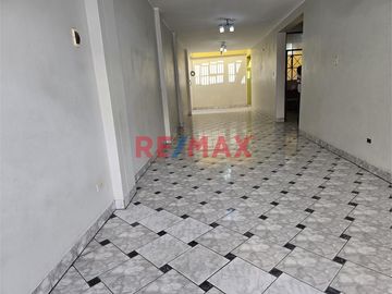 Se Vende Casa Con Local Comercial En Sjl