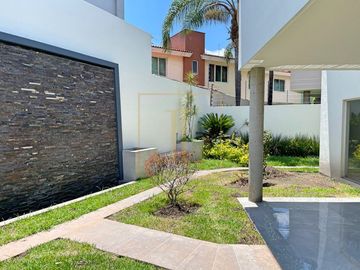 CASA EN VENTA A ESTRENAR REFORMA EN PUERTAS DEL TULE