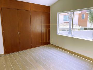 CASA EN VENTA A ESTRENAR REFORMA EN PUERTAS DEL TULE