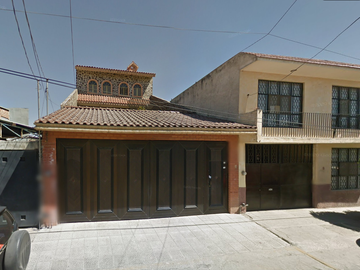 Casa en venta en Colonia Azteca, León, Guanajuato, 3 recámaras, 160 m² construcción, 120 m² terreno (Remate bancario)