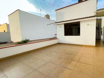 CASA 372 M2 TERRENO, 05 DORMITORIOS,JARDINES,CERCA SAN AGUSTIN,CORPAC SAN ISIDRO