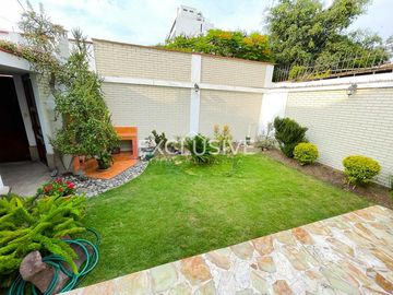 CASA 372 M2 TERRENO, 05 DORMITORIOS,JARDINES,CERCA SAN AGUSTIN,CORPAC SAN ISIDRO