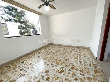 CASA 372 M2 TERRENO, 05 DORMITORIOS,JARDINES,CERCA SAN AGUSTIN,CORPAC SAN ISIDRO