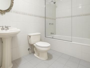 CASA 372 M2 TERRENO, 05 DORMITORIOS,JARDINES,CERCA SAN AGUSTIN,CORPAC SAN ISIDRO