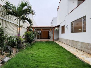 CASA 372 M2 TERRENO, 05 DORMITORIOS,JARDINES,CERCA SAN AGUSTIN,CORPAC SAN ISIDRO