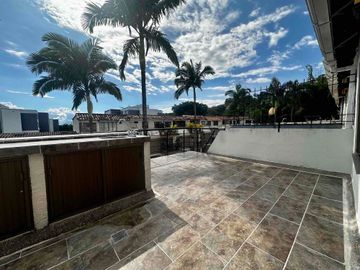 CASA EN RENTA AV. SUR PEREIRA