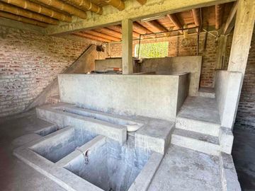 Se vende finca pequeña en plátano Armenia vía La Tebaida