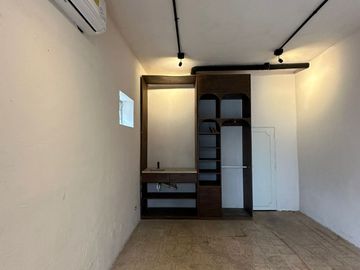 CASA SEMIAMUEBLADA TIPO LOFT CON ESPACIO POTENCIAL LOCAL MÉRIDA CENTRO