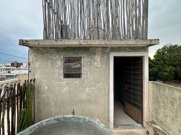 CASA SEMIAMUEBLADA TIPO LOFT CON ESPACIO POTENCIAL LOCAL MÉRIDA CENTRO