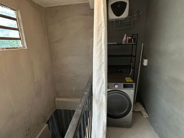 CASA SEMIAMUEBLADA TIPO LOFT CON ESPACIO POTENCIAL LOCAL MÉRIDA CENTRO