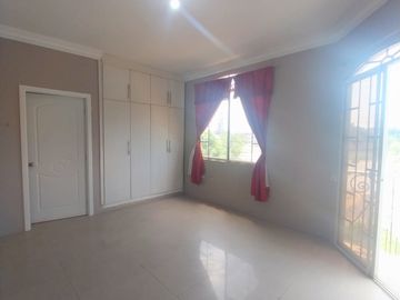 Vendo Espectacular casa en zona residencial de Machala