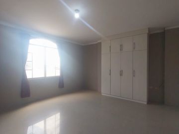 Vendo Espectacular casa en zona residencial de Machala