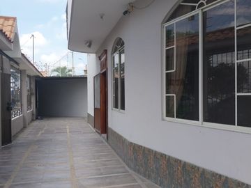 Vendo Espectacular casa en zona residencial de Machala