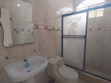 Vendo Espectacular casa en zona residencial de Machala