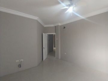 Vendo Espectacular casa en zona residencial de Machala