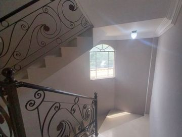 Vendo Espectacular casa en zona residencial de Machala