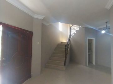 Vendo Espectacular casa en zona residencial de Machala
