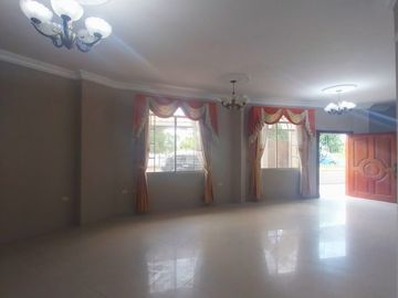 Vendo Espectacular casa en zona residencial de Machala
