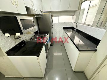 Departamento Con Terraza Y Dos Cómodas Habitaciones Cerca De Wong De Chacarilla En San Borja