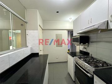 Departamento Con Terraza Y Dos Cómodas Habitaciones Cerca De Wong De Chacarilla En San Borja