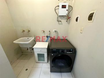 Departamento Con Terraza Y Dos Cómodas Habitaciones Cerca De Wong De Chacarilla En San Borja