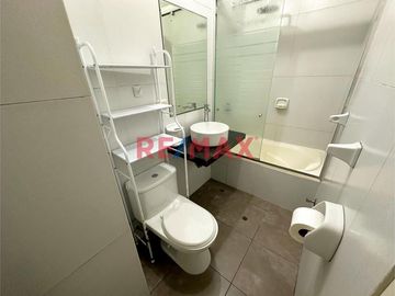 Departamento Con Terraza Y Dos Cómodas Habitaciones Cerca De Wong De Chacarilla En San Borja