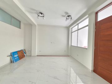 VENTA DE CASA EN URBANIZACIÓN LOS SAUCES CERCA DE LA UNIVERSIDAD SIPÁN