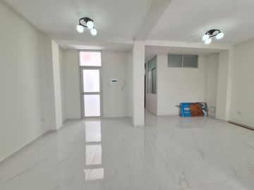 VENTA DE CASA EN URBANIZACIÓN LOS SAUCES CERCA DE LA UNIVERSIDAD SIPÁN