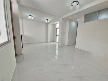 VENTA DE CASA EN URBANIZACIÓN LOS SAUCES CERCA DE LA UNIVERSIDAD SIPÁN