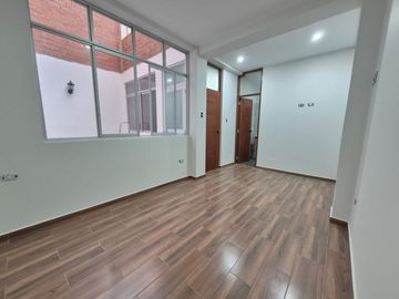 VENTA DE CASA EN URBANIZACIÓN LOS SAUCES CERCA DE LA UNIVERSIDAD SIPÁN
