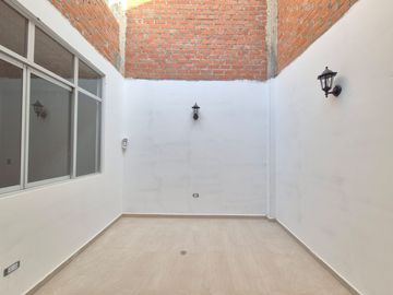 VENTA DE CASA EN URBANIZACIÓN LOS SAUCES CERCA DE LA UNIVERSIDAD SIPÁN