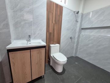 VENTA DE CASA EN URBANIZACIÓN LOS SAUCES CERCA DE LA UNIVERSIDAD SIPÁN