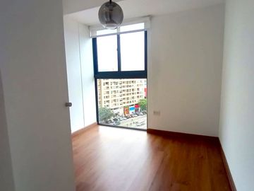 ESTRENO, NO PAGA ALCABALA!! BELLO DEPARTAMENTO, VISTA EXTERIOR CON BALCÓN !!