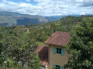 Hermosa Propiedad en Yunguilla, Gran Vista
