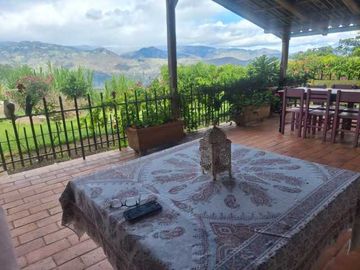 Hermosa Propiedad en Yunguilla, Gran Vista