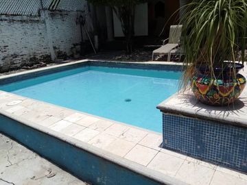 Casa con alberca y jardín en Jiutepec