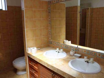 La Planicie 650mt2 Casa de 2 pisos con 4 habitaciones ideal para tu familia ✅