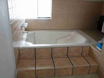 La Planicie 650mt2 Casa de 2 pisos con 4 habitaciones ideal para tu familia ✅
