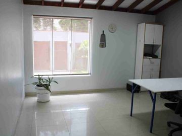 La Planicie 650mt2 Casa de 2 pisos con 4 habitaciones ideal para tu familia ✅