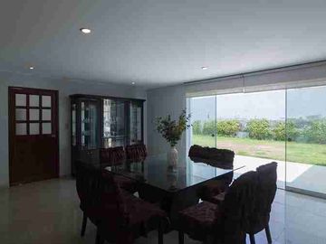 La Planicie 650mt2 Casa de 2 pisos con 4 habitaciones ideal para tu familia ✅