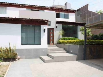 La Planicie 650mt2 Casa de 2 pisos con 4 habitaciones ideal para tu familia ✅